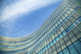 Curved building